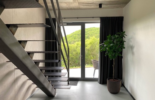 Bermel Casa | Racers Lodge "nordschleife" mit Hebebühne und Doppelgarage, Nähe Nürburgring