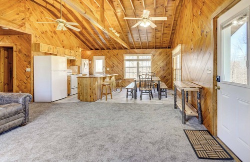 West Columbia Cabina | Racine Vacation Rental 25 Mi to Athens!