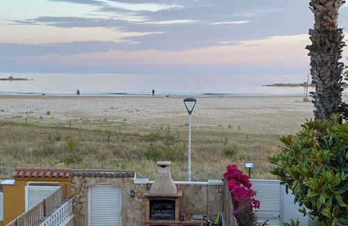 Cunit Casa | Casa, primera línea de playa en Cunit (Costa Dorada) entre Barcelona y Tarragona