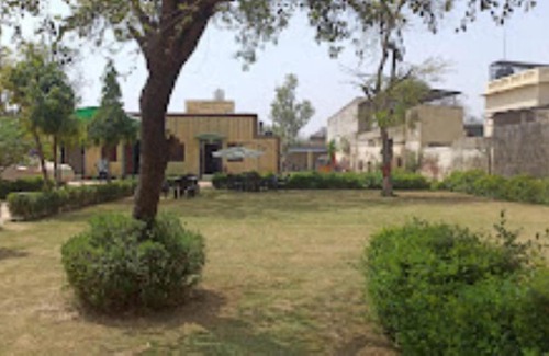 Vrindavan Hotel | Radha Krishna dham beside iskon gowsala,Vrindavan
