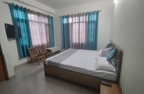 Shimla Casa | Radhe Krishna Home Stay Shimla Family friendly Peaceful