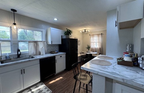 Wichita Casa | Radian Ranch - 2 Kings, Near Derby - Fenced Yard - Pet Friendly.