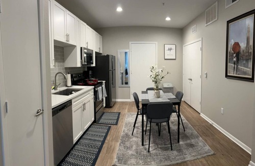 Legacy Town Center North Apartamento | Radiant & Cozy Legacy West 1bed/bath APT