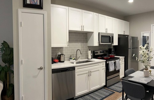 Legacy Town Center North Apartamento | Radiant & Cozy Legacy West 1bed/bath APT