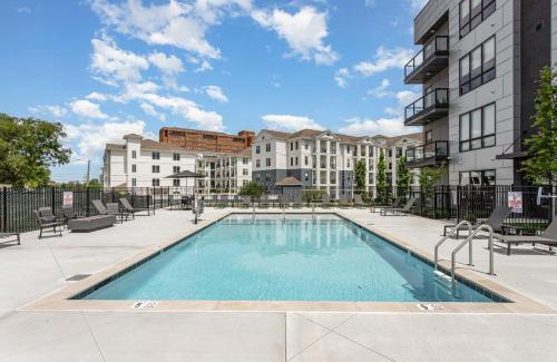 Midtown Casa | Radio Stars - Odyssey - Pool & Gym