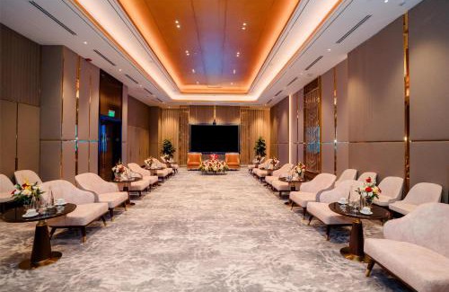 Bai Chay Hotel | Radisson Blu Ha Long Bay