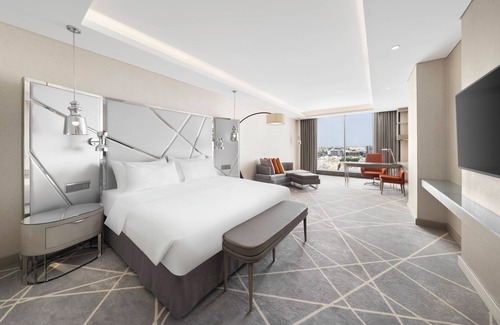 Riyadh Hotel | Radisson Blu Hotel and Convention Centre, Riyadh Minhal