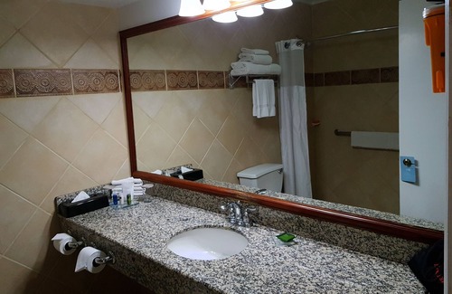 Fuerte George Hotel | Radisson Fort George Hotel and Marina