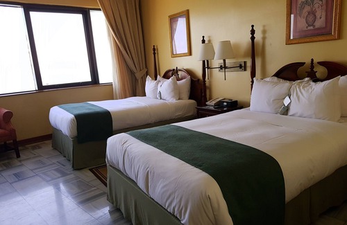Fuerte George Hotel | Radisson Fort George Hotel and Marina