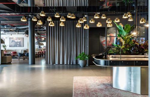 Upper Town Hotel | Radisson RED Brussels