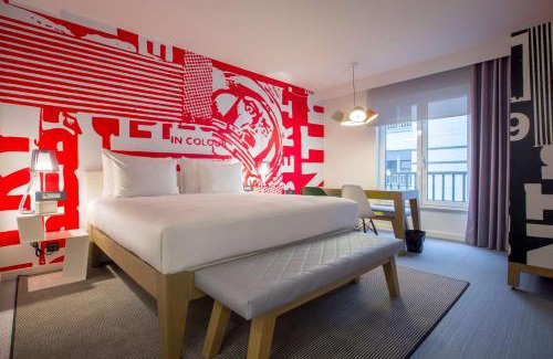 Upper Town Hotel | Radisson RED Brussels