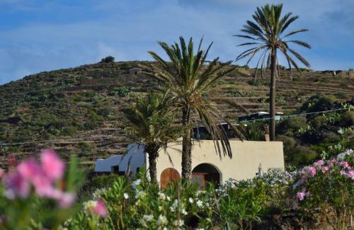Pantelleria Casa | RADYSHAMS DAMMUSI LE PALME & BAIT