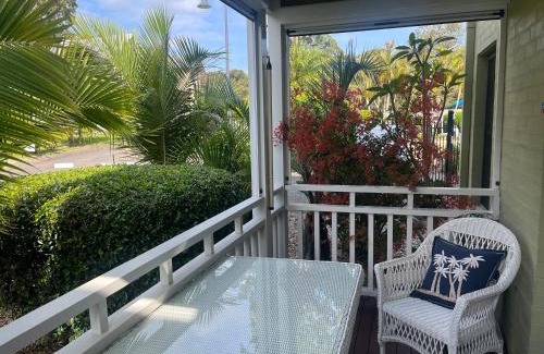 Cams Wharf Casa | Raffertys Resort Lakeside Terrace Plus 5 Star