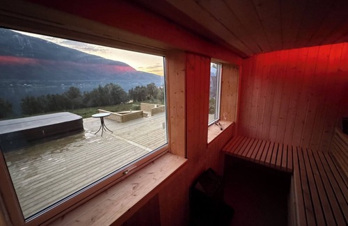 Tjeldsund Casa | Ragnars Castle