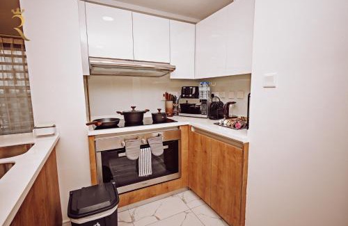 Al Raha Beach Apartamento | Raha Luxe - Elegant 3BR with Beach Access, Near Al Raha Beach