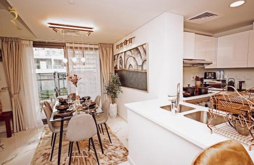 Al Raha Beach Apartamento | Raha Luxe - Elegant 3BR with Beach Access, Near Al Raha Beach