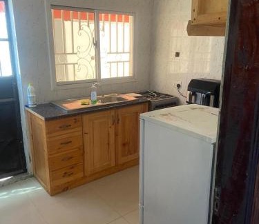 Old-Yundum Casa | Rahims 3 bedroom Bungalow - Dalaba