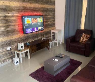 Old-Yundum Casa | Rahims 3 bedroom Bungalow - Dalaba