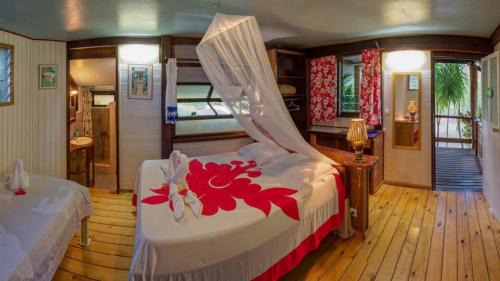 Teahupoo Casa | RAIATEA - Fare Coco