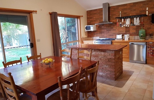 Porepunkah Casa | Rail Trail River House