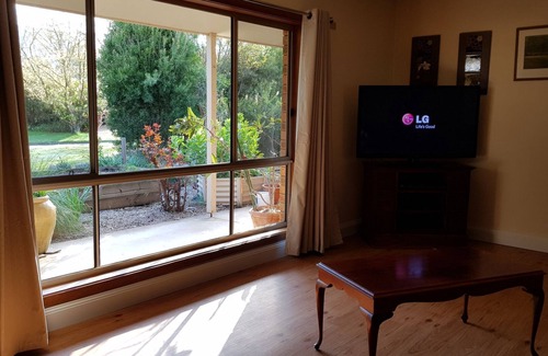 Porepunkah Casa | Rail Trail River House