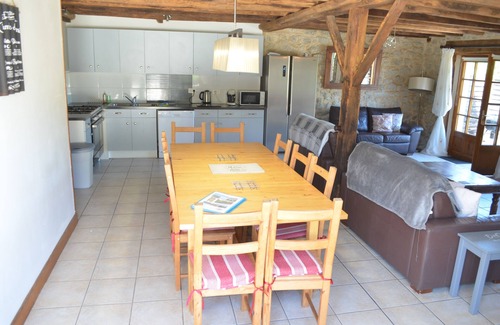 Piegut-Pluviers Casa | Railway Cottage - character cottage, walking distance to restaurant/bakery