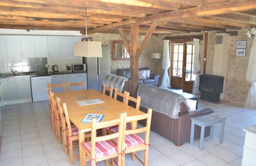 Piegut-Pluviers Casa | Railway Cottage - character cottage, walking distance to restaurant/bakery