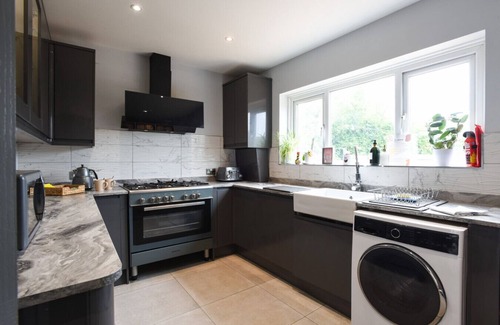 Cosham Casa | Railway House | Cosham's Family Friendly Home