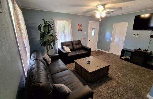 Benkelman Casa | Rainbow Cottage
