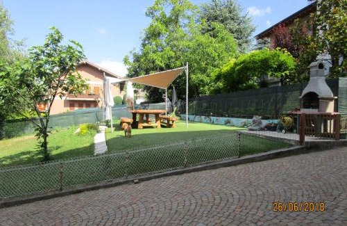 Esino Lario Apartamento | Rainbow House