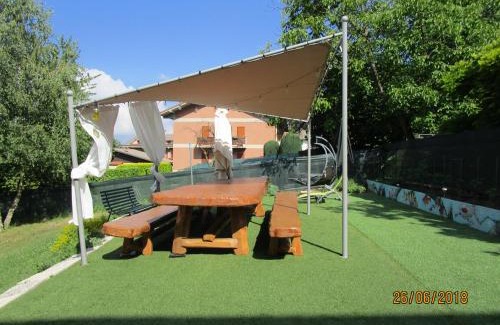 Esino Lario Apartamento | Rainbow House