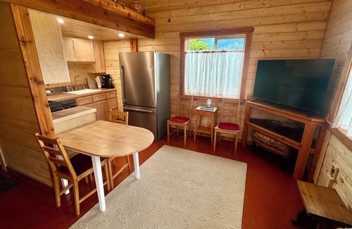 Marblemount Casa | Rainbow House Private Annex: Year-round comfort at North Cascades National Park!