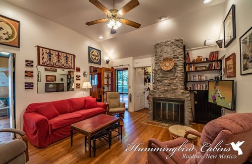 Ruidoso Cabina | Rainbow Oaks 'Free from Disturbance' a quiet haven on 3 acres and PET FRIENDLY