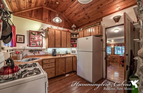 Ruidoso Cabina | Rainbow Oaks 'Free from Disturbance' a quiet haven on 3 acres and PET FRIENDLY