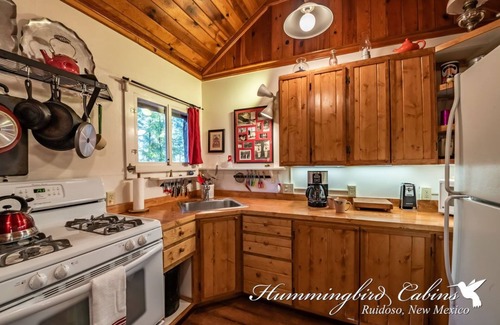 Ruidoso Cabina | Rainbow Oaks 'Free from Disturbance' a quiet haven on 3 acres and PET FRIENDLY