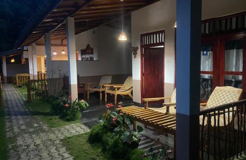 Ella Casa | Rainbow Sky Cottage