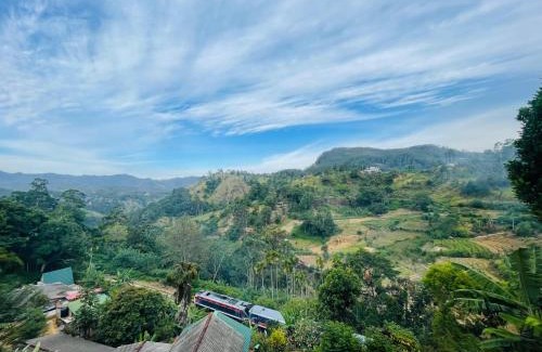 Ella Casa | Rainbow Sky Cottage