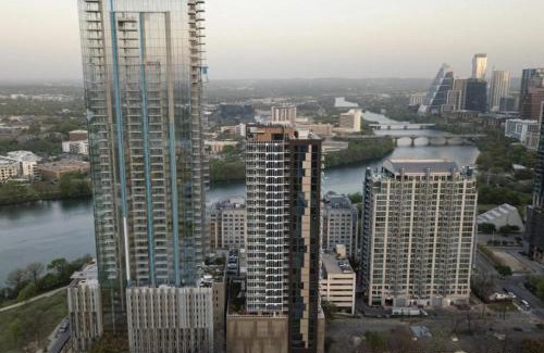 Rainey Street Historic District Apartamento | Rainey St Luxury Condo Balcony