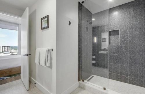 Rainey Street Historic District Apartamento | Rainey St Luxury Condo Balcony