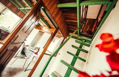 Escazú Casa | Rainforest Cabin in Escazu. Best of both words