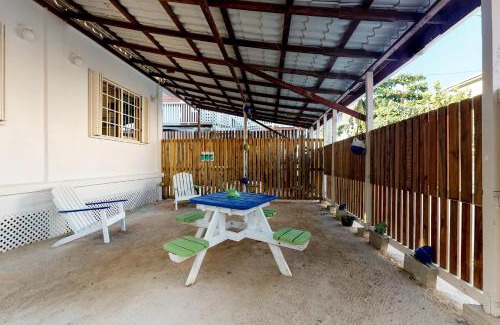 Cayo Corker Hotel | Rainforest Suite at Casa DV Suites -Gold Standard Certified