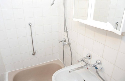 Pressbaum Apartamento | Raisa Bright amable apartamento de 3 habitaciones con entrada al jardín