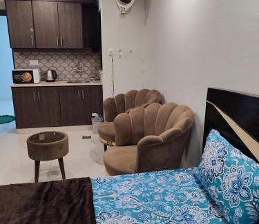 Fatehjang Apartamento | Raja residence