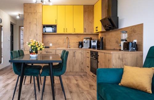 Mieroszow Casa | Rajska polana Domki PREMIUM ,na odludziu z prywatną BALIĄ z jacuzzi i sauną ,Cisza,rowery elektryczne,góry,astroprzygoda,- Adršpach, Skalne Miasto, Zamek Książ,Andrzejówka,Karpacz, Śnieżka,Janskie Laznie,Pec