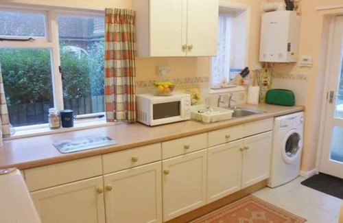 Birchington Cabaña | Raleigh Cottage Detached 3 bed House in Quiet Area