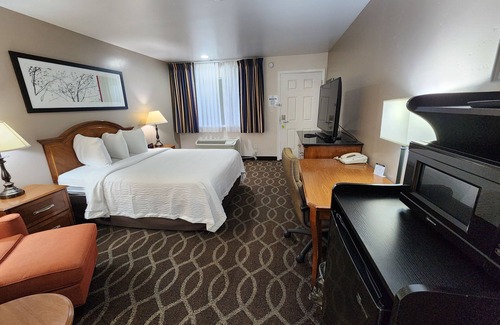 Downtown Hotel | Ramada Bayside Inn & Suites Eureka