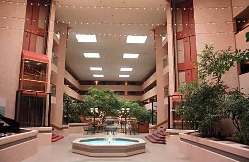 Tucson Hotel | Ramada by Wyndham Viscount Suites Tucson East