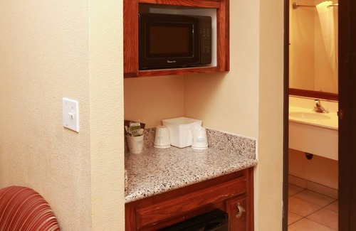 Fresno Hotel | Ramada by Wyndham Fresno Northwest