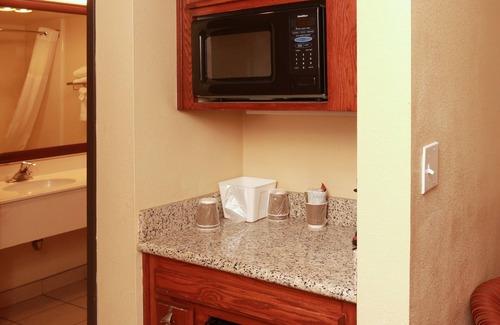 Fresno Hotel | Ramada by Wyndham Fresno Northwest