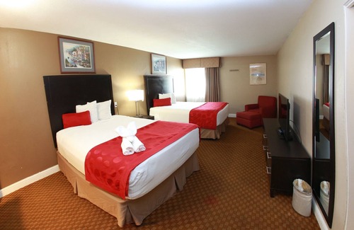 Raisin Hotel | Ramada by Wyndham Fresno North